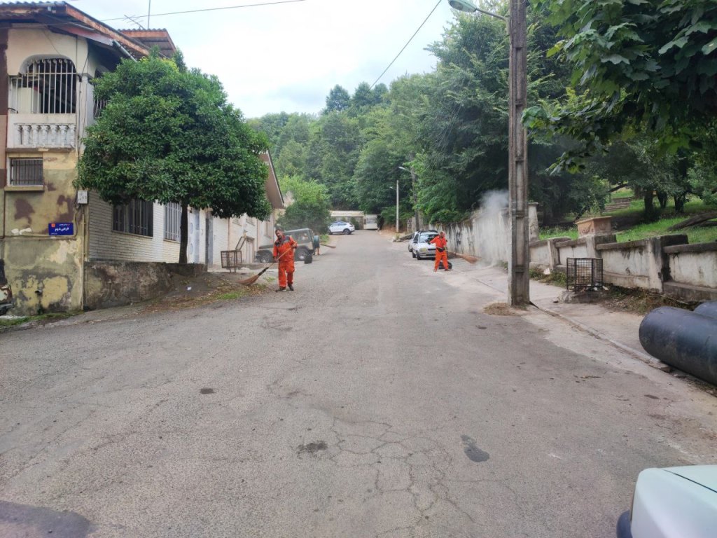 پاکسازی مناطق مختلف سطح شهر