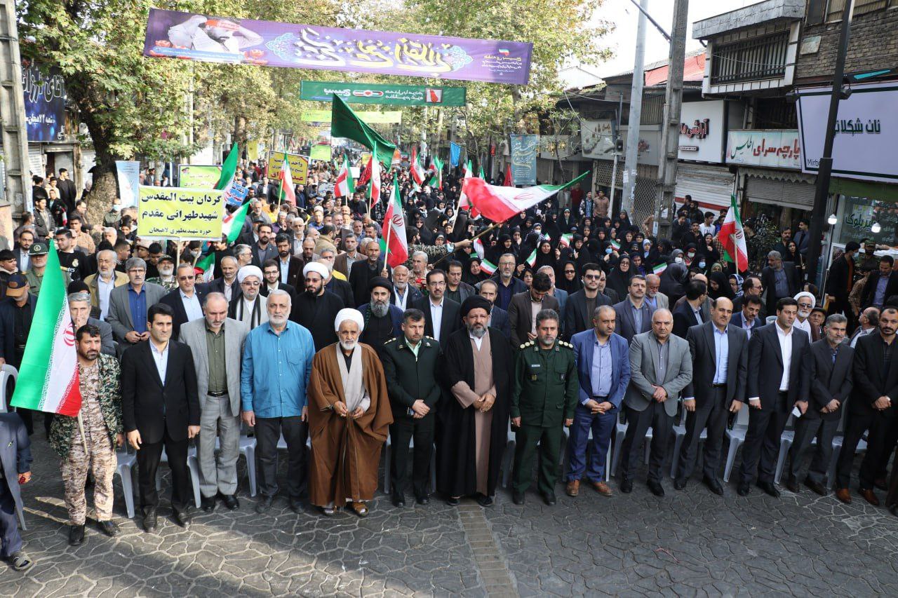 همزمان با پنجم آذرماه سالروز تشکیل بسیج مستضعفین ، اجتماع اقتدار بسیجیان شهرستان لاهیجان برگزار شد