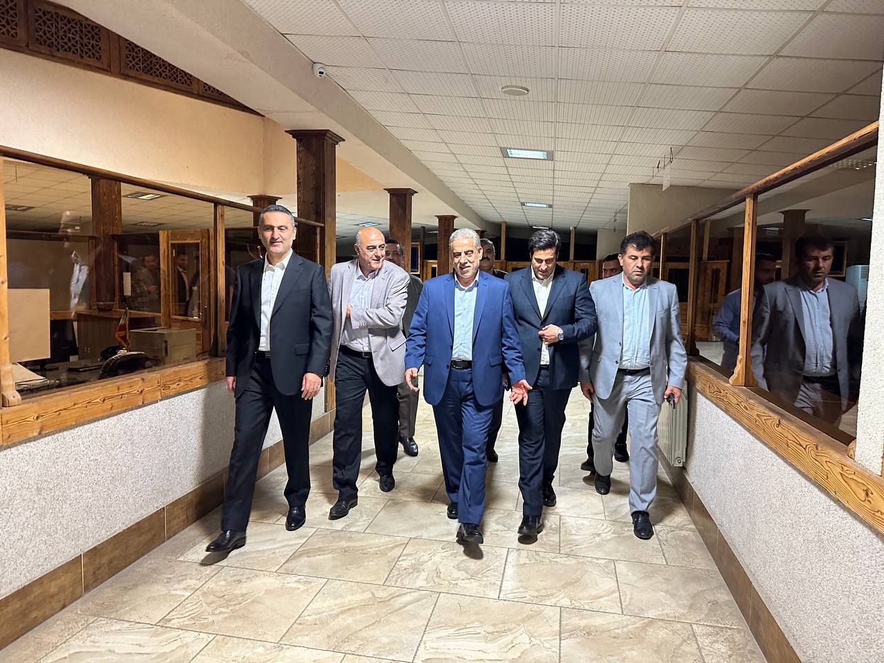 بازدید استاندار گیلان از شهرداری لاهیجان