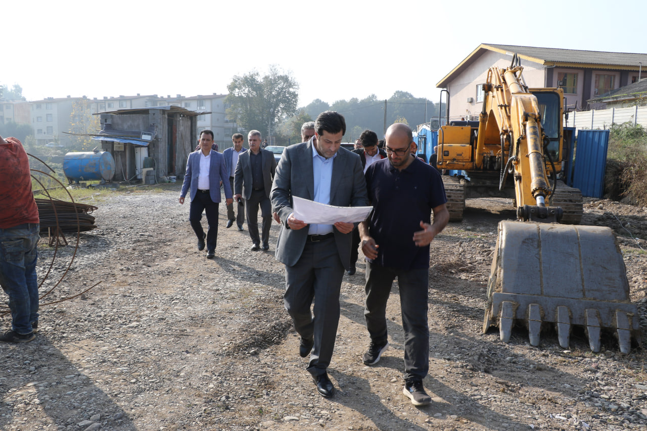 شهردار لاهیجان از اجرای پروژه های عمرانی بازدید کرد